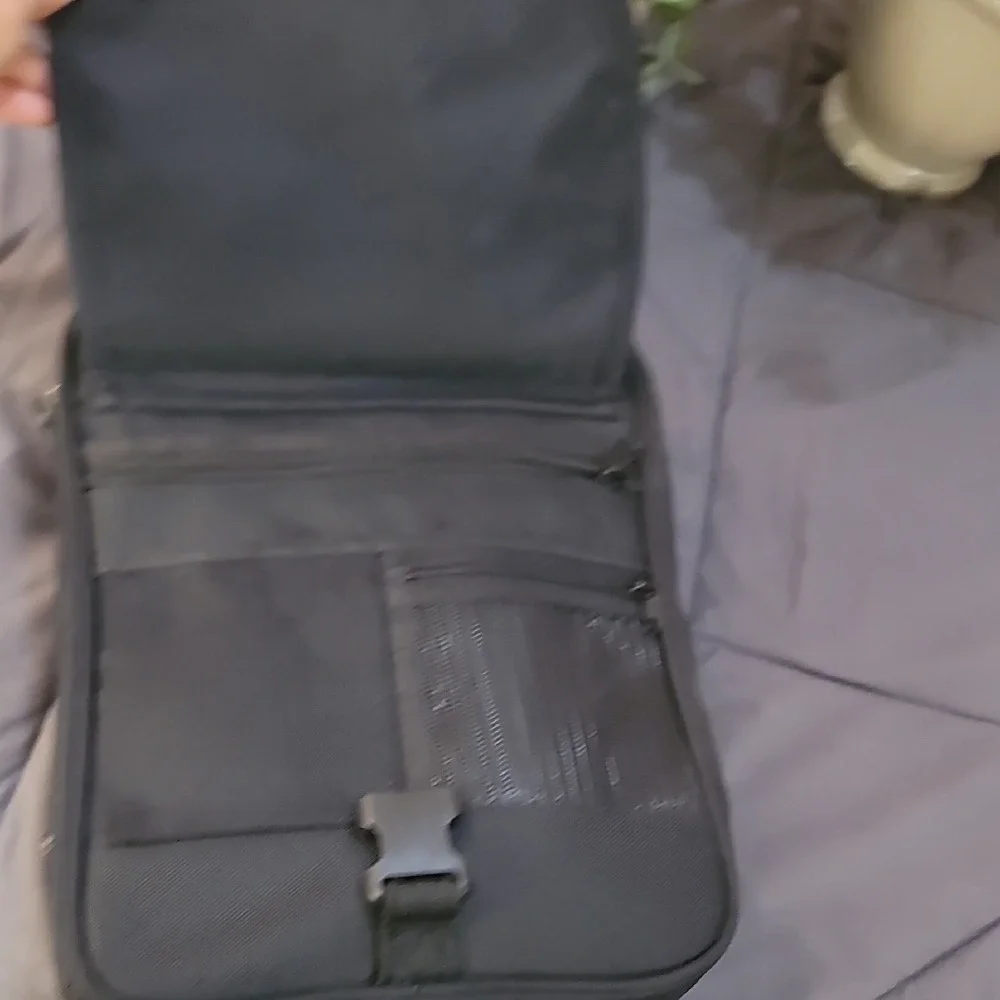 AMERICAN TOURISTER Black Duffel Bag with Dual Front Pockets